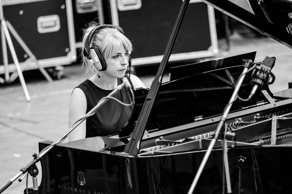 Christa Hugo Pianist