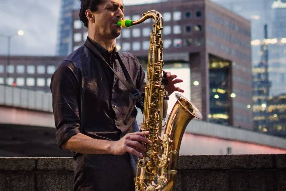 CARLO THE SAX PLAYER