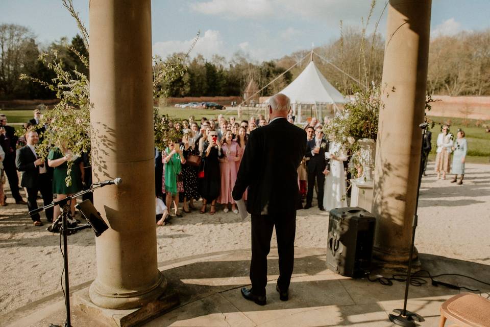 Spring wedding © Lily Bungay