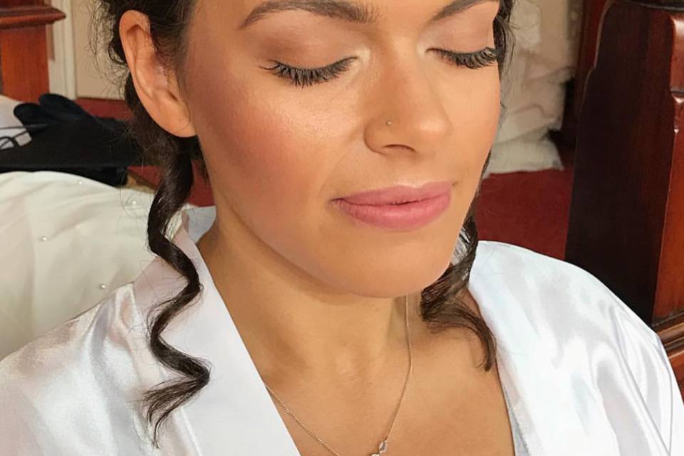 Helena Restall Makeup Artist