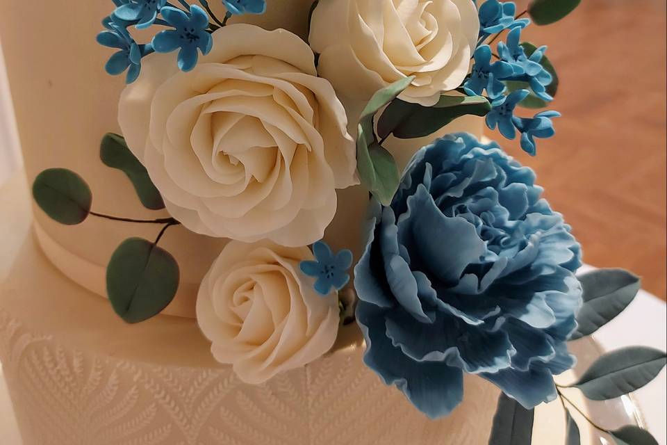 Blue and white floral details