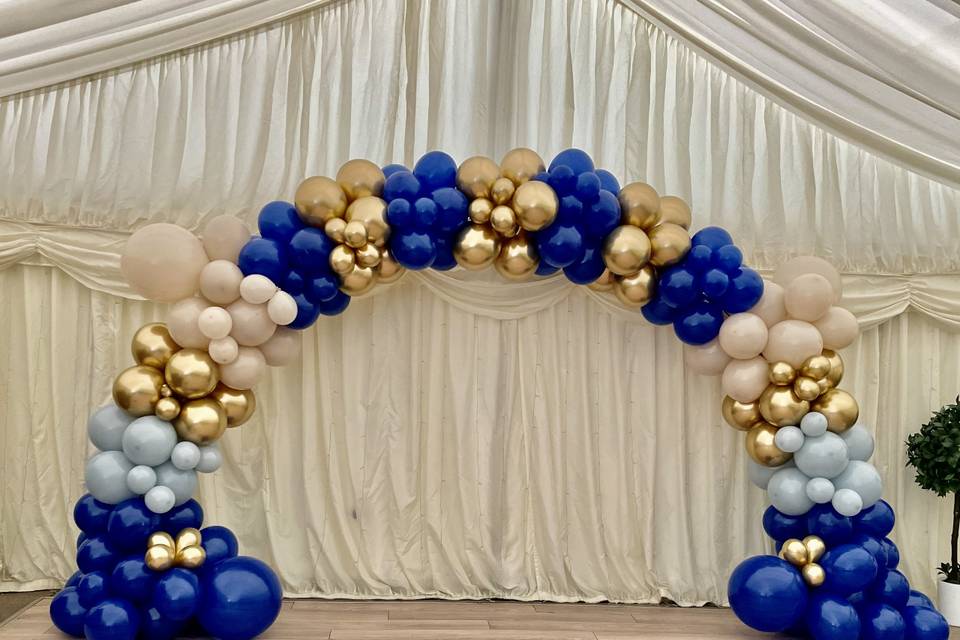 Full deluxe balloon arch