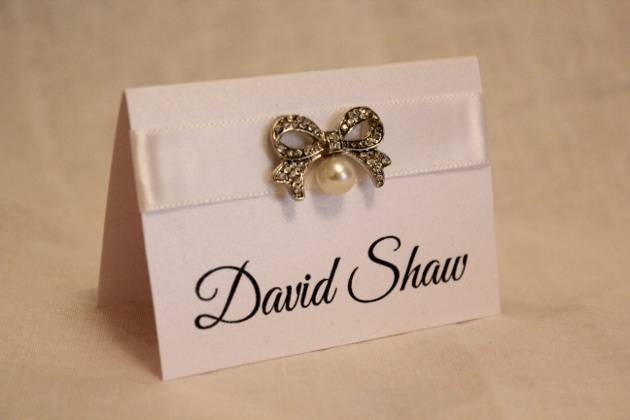 Vintage bow place card