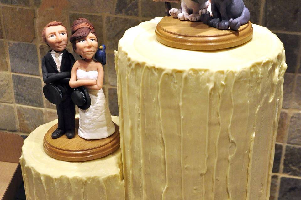 Dogs rule wedding cake