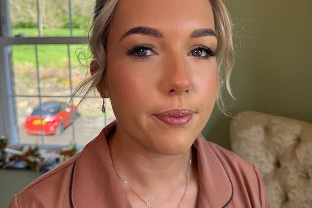 Full glam bridesmaid