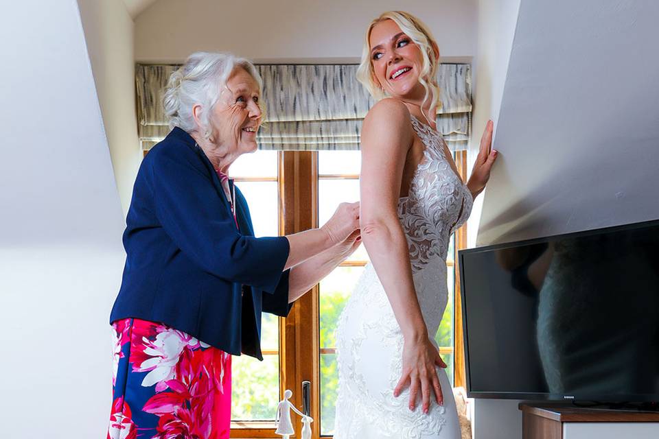 Mother-Bride-wedding-Photo