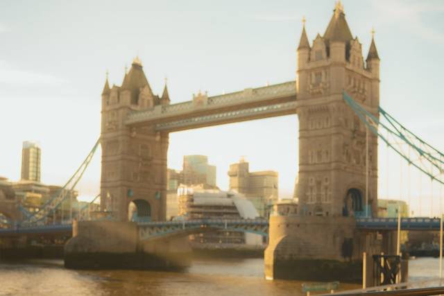 Pre-wedding at London Bridge