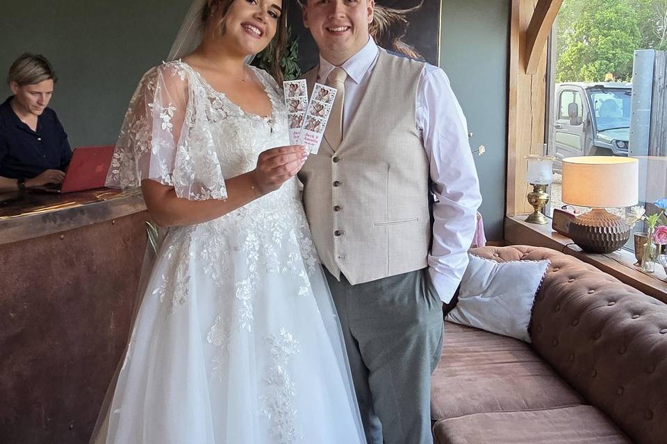 MR & MRS