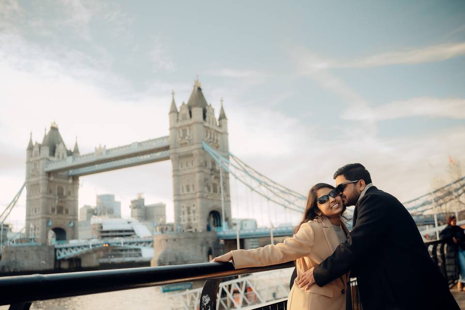 Pre-wedding at London Bridge