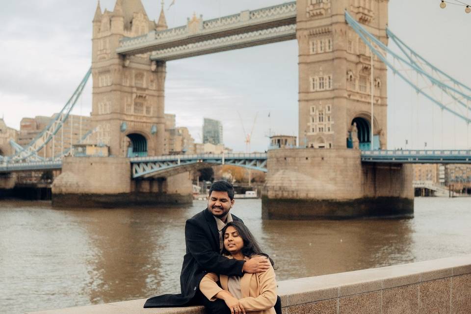 Pre-wedding at London Bridge