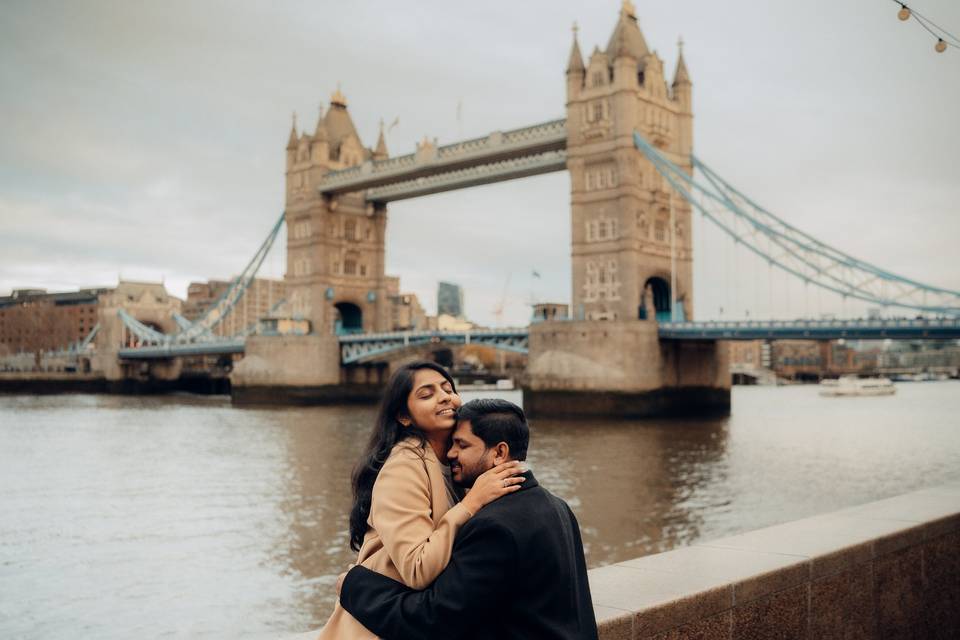 Pre-wedding at London Bridge