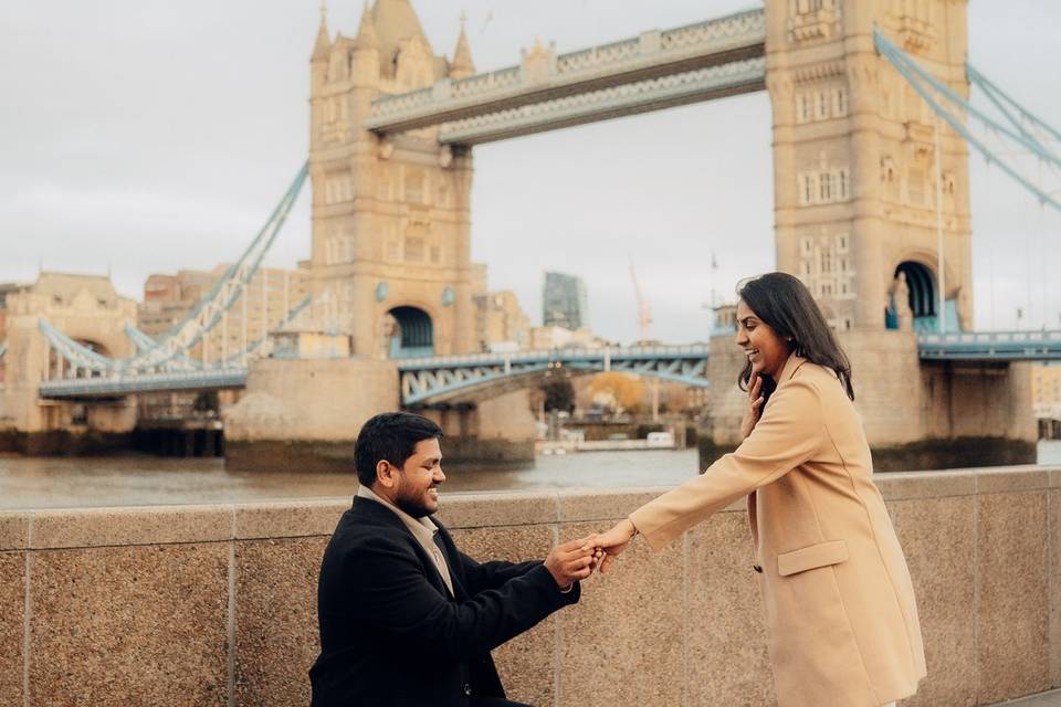 Pre-wedding at London Bridge