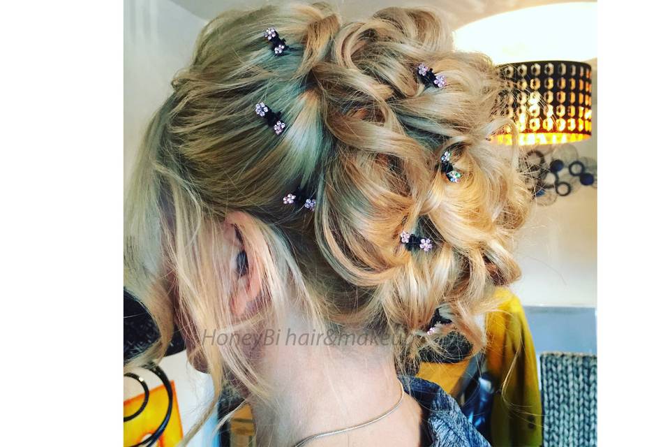 Wedding guest hair