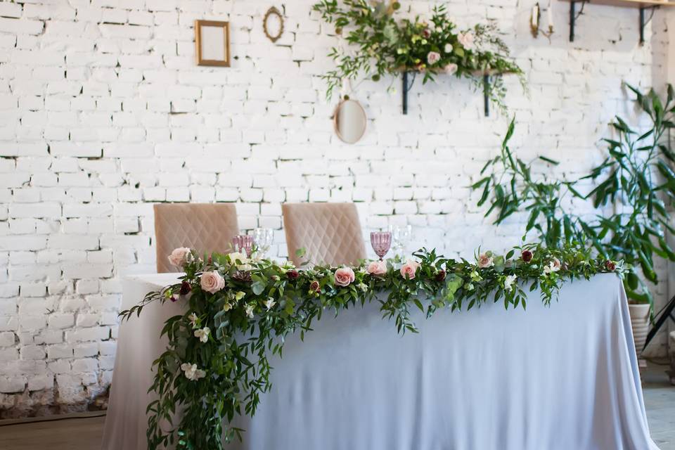 Head Table Flowers Garland