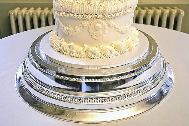 Indulgence Cakes and Cupcakes