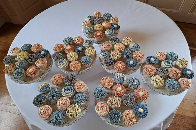 Indulgence Cakes and Cupcakes