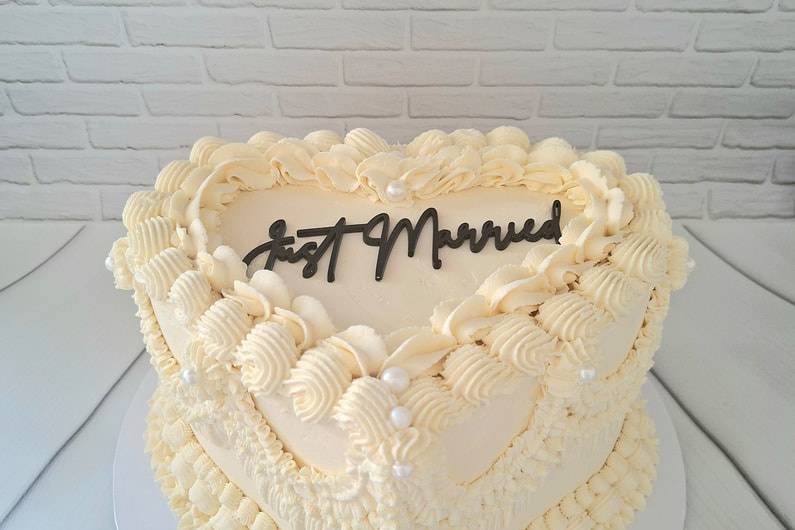 Indulgence Cakes and Cupcakes