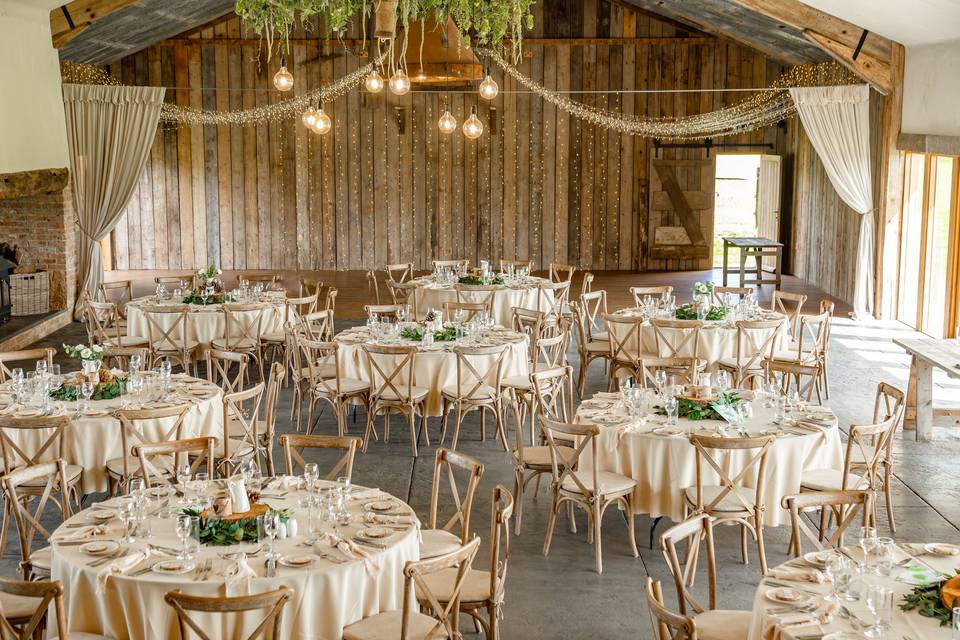 Elegant round table set up