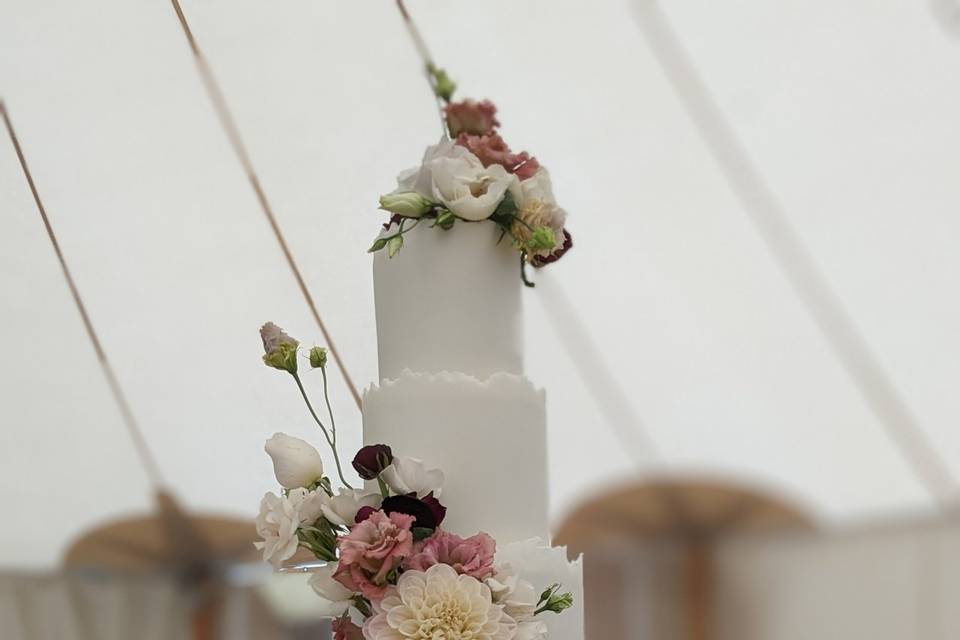 Torn edges wedding cake