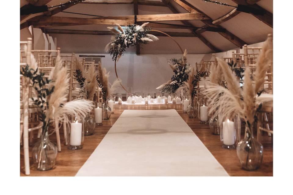 Aisle style with pampas