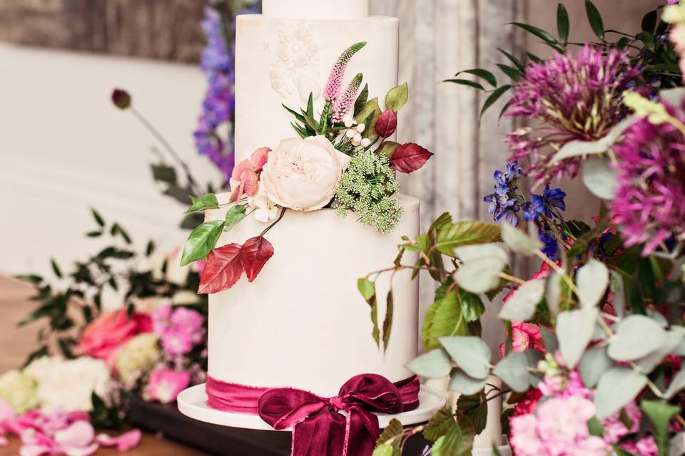 Modern bright wedding cake