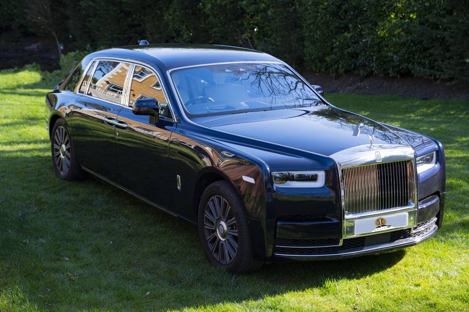 Kratos Luxury in Middlesex - Cars and Travel | hitched.co.uk