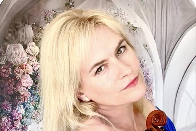 Katherine, Luxury Violinist