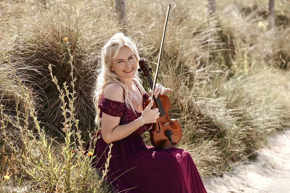 Katherine, Luxury Violinist