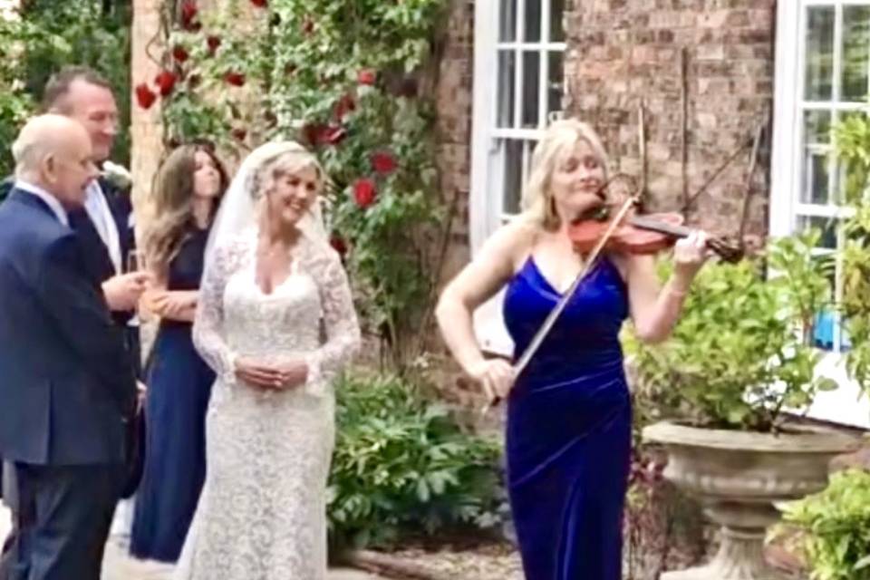 Katherine - Luxury Violinist