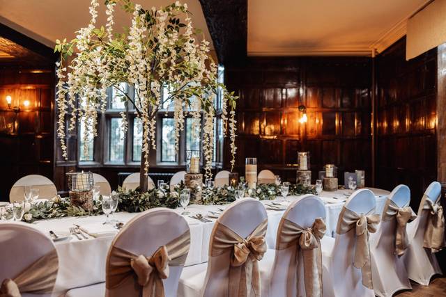 Oak Room Intimate Oval