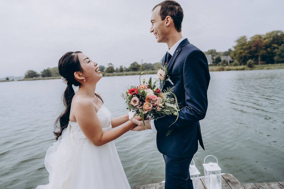 Wedding by the lake