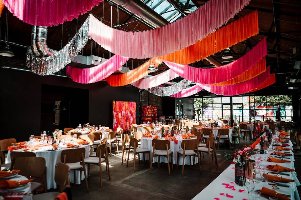 Colourful streamers