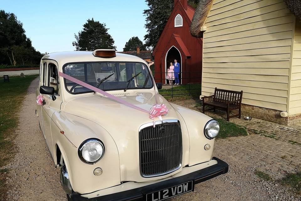 Unique Wedding Cab Landaulet