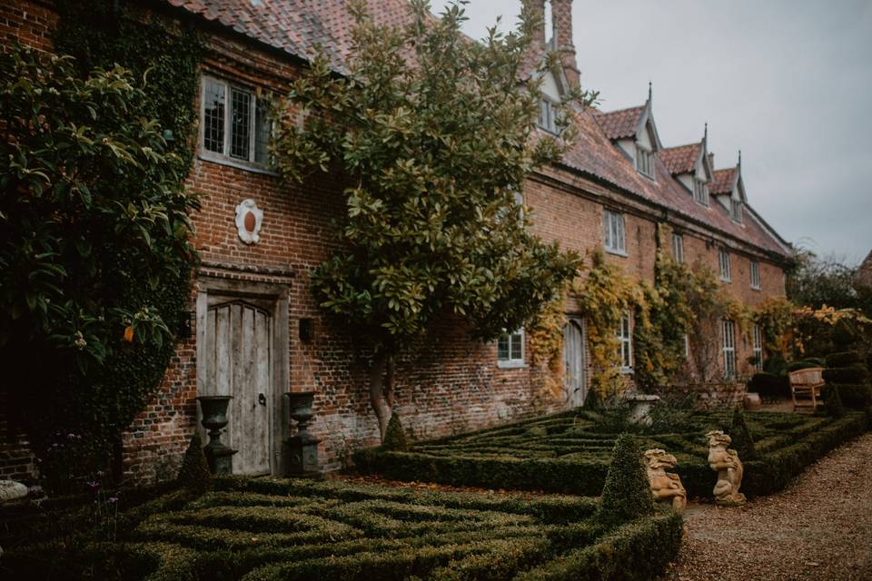 Hales Hall & The Great Barn