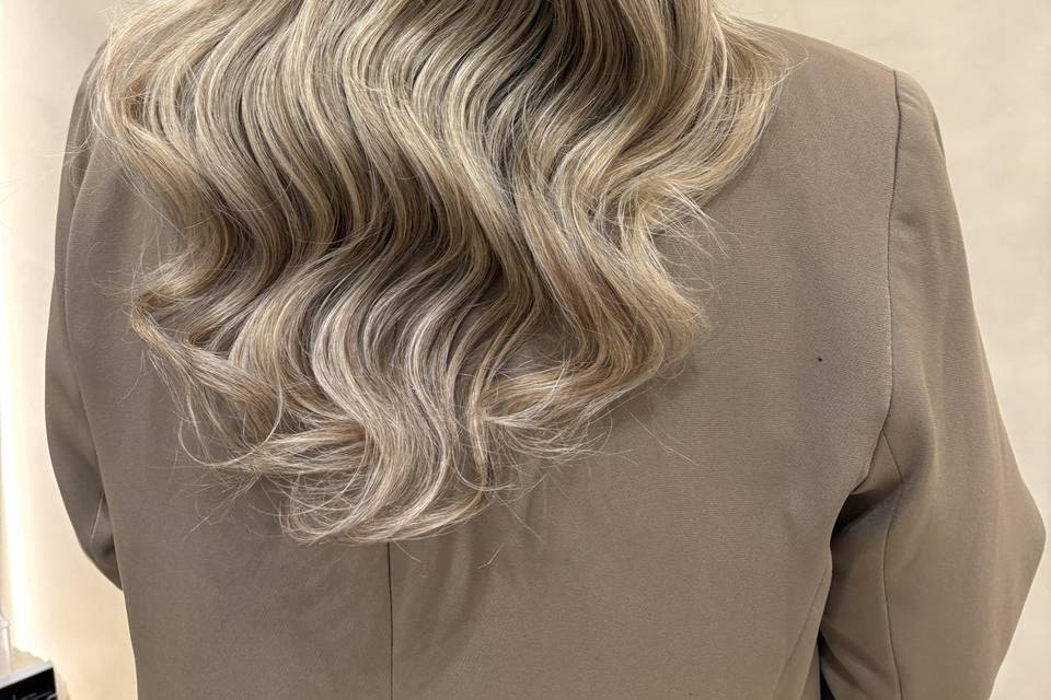 Soft Hollywood Waves