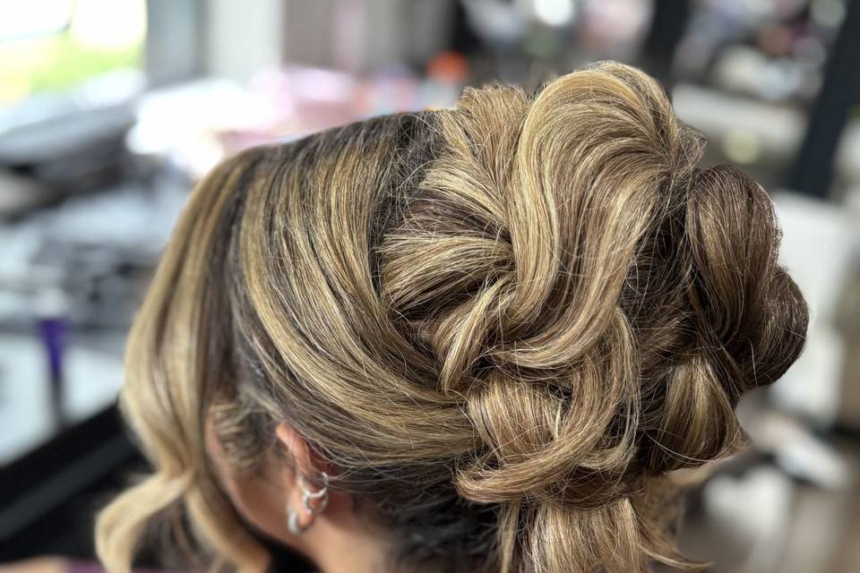 Messy relaxed up do