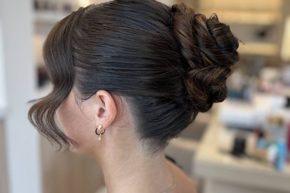 Side profile slick detail bun