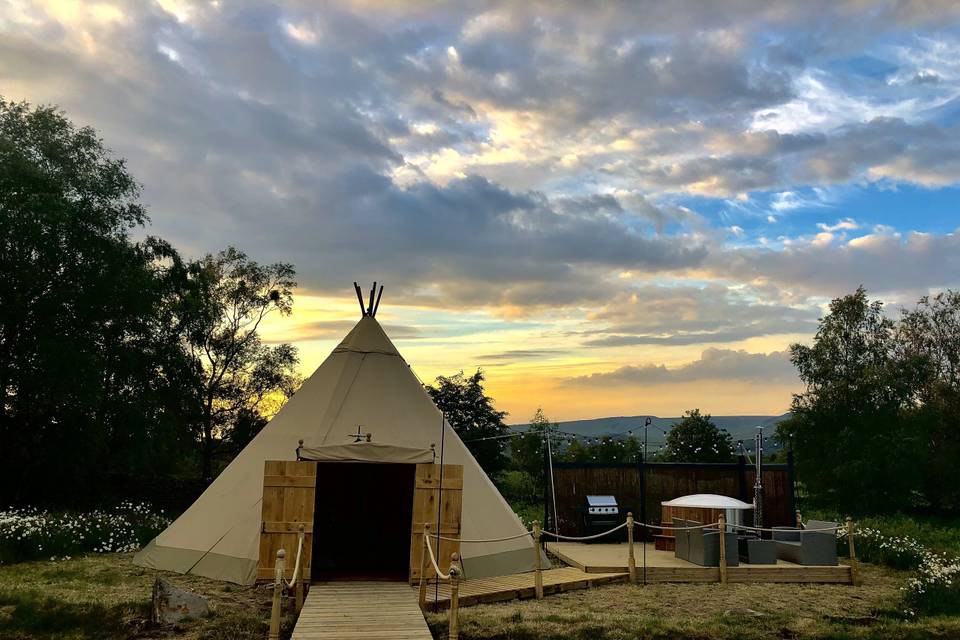 Glamping tipi