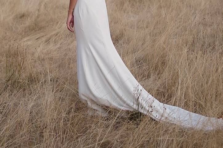 V-neck Crepe wedding dress