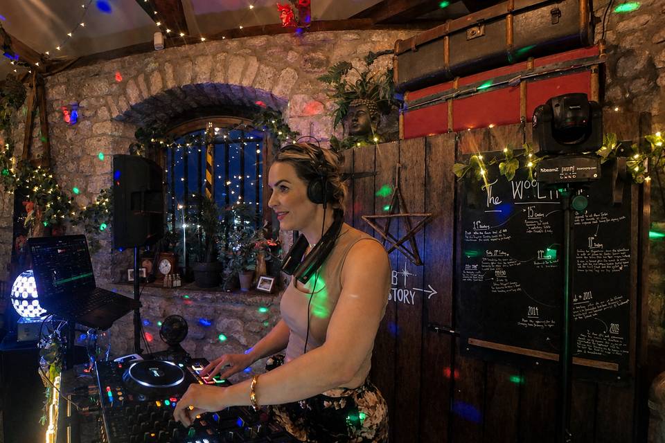 Elemci dj Dancing Man