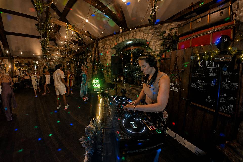 Elemci wedding DJ