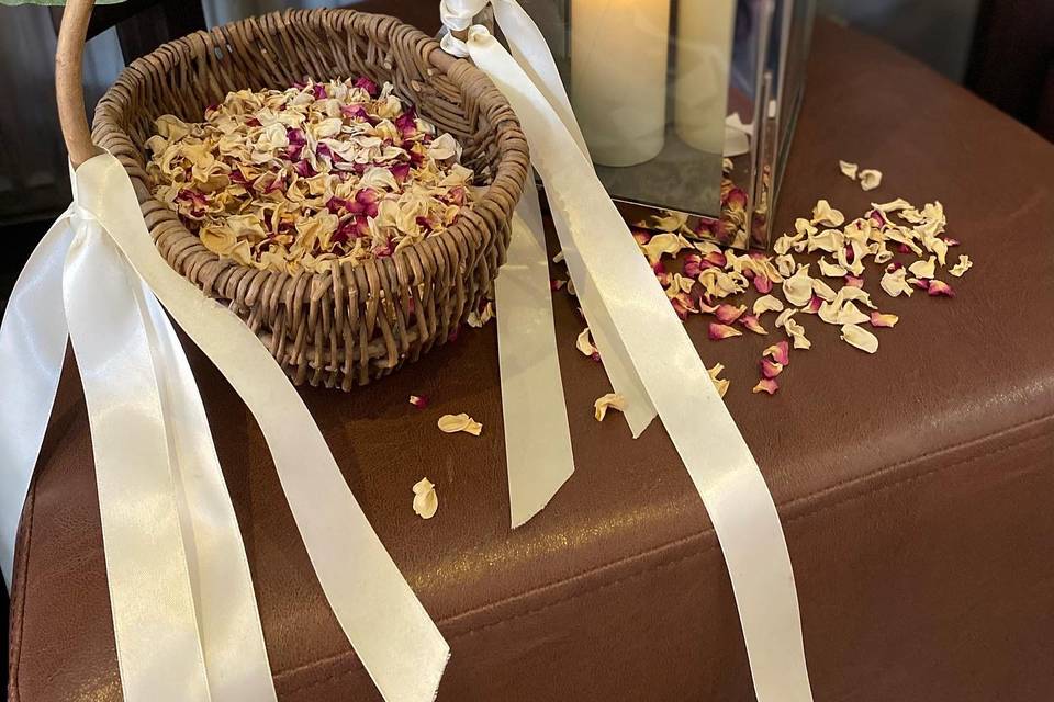 Flower girl basket