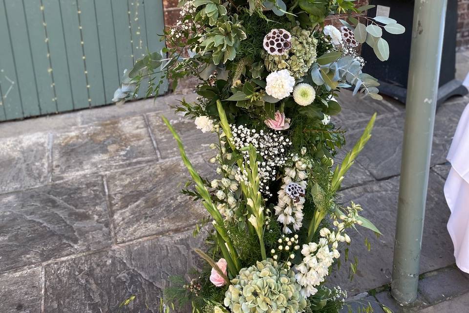 Floral arch