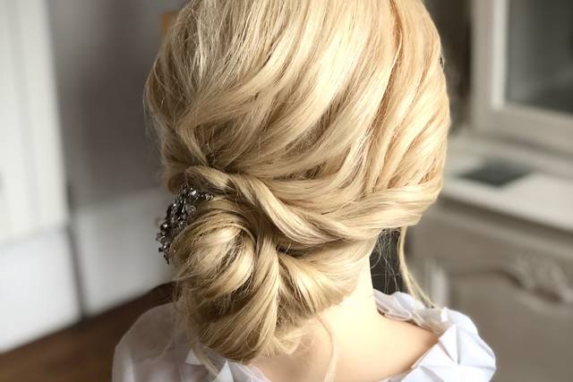 Circles Bridal Hair & Makeup