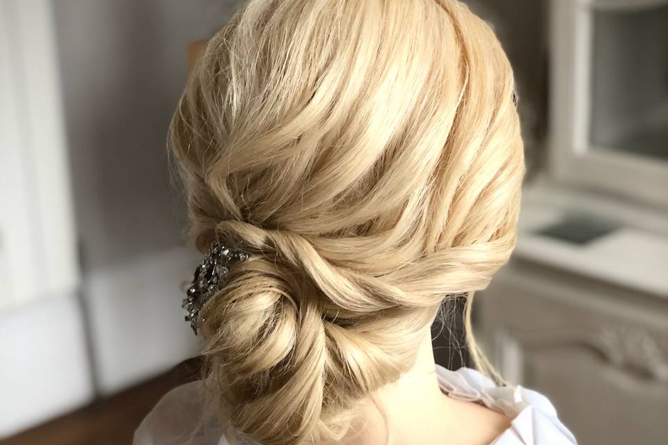 Circles Bridal Hair & Makeup