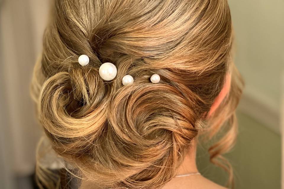 Circles Bridal Hair & Makeup