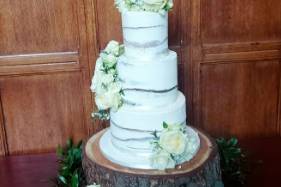 Semi naked cake