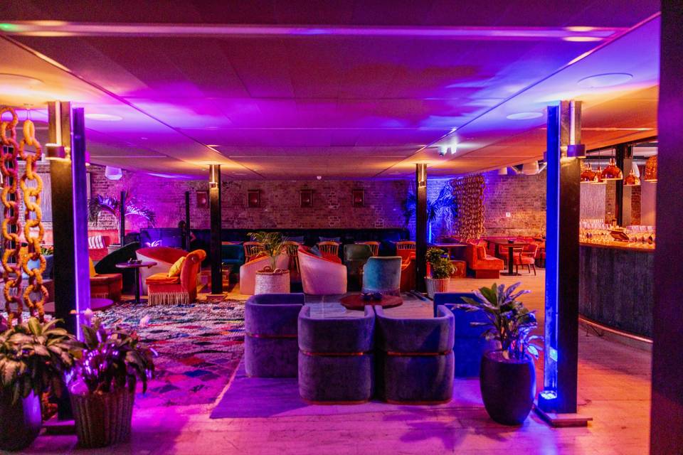 Ubuntu Lounge for late night