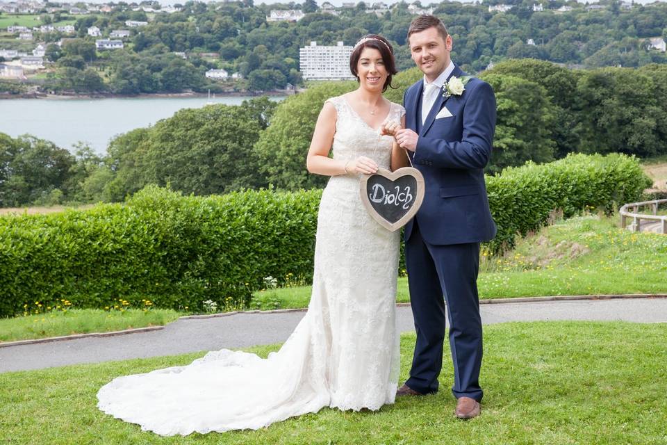 Priodasau Neuadd Hugh Owen Hall Weddings