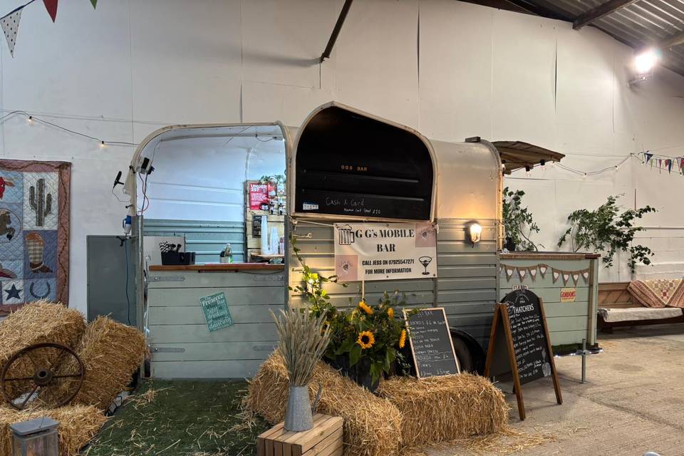 G G’s Mobile Bar Hire 